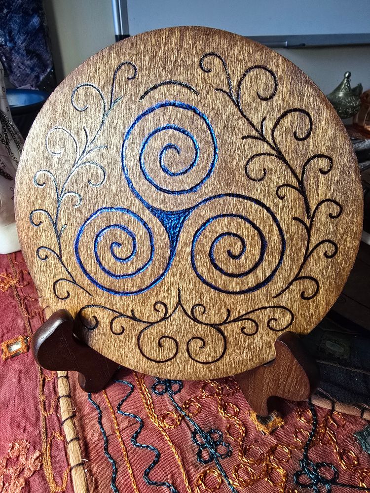 Triskelion Altar Tile